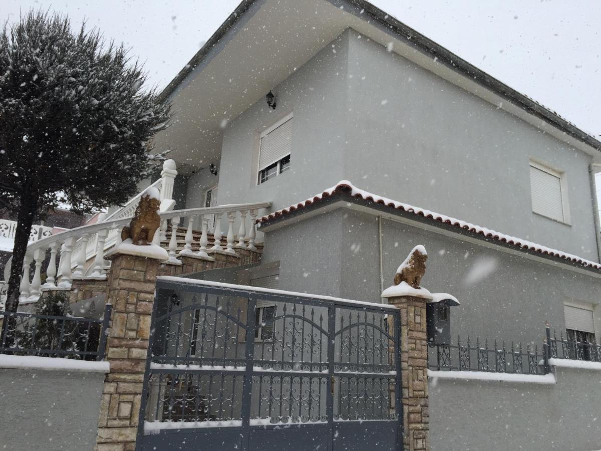 Vila Ridvani Korce Luaran gambar